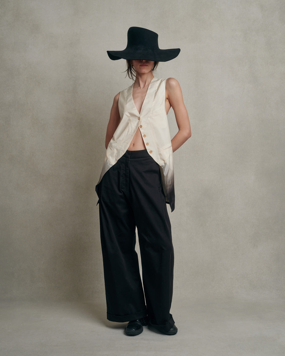 Ann demeulemeester - Chaleco degradado con cintas en la parte trasera