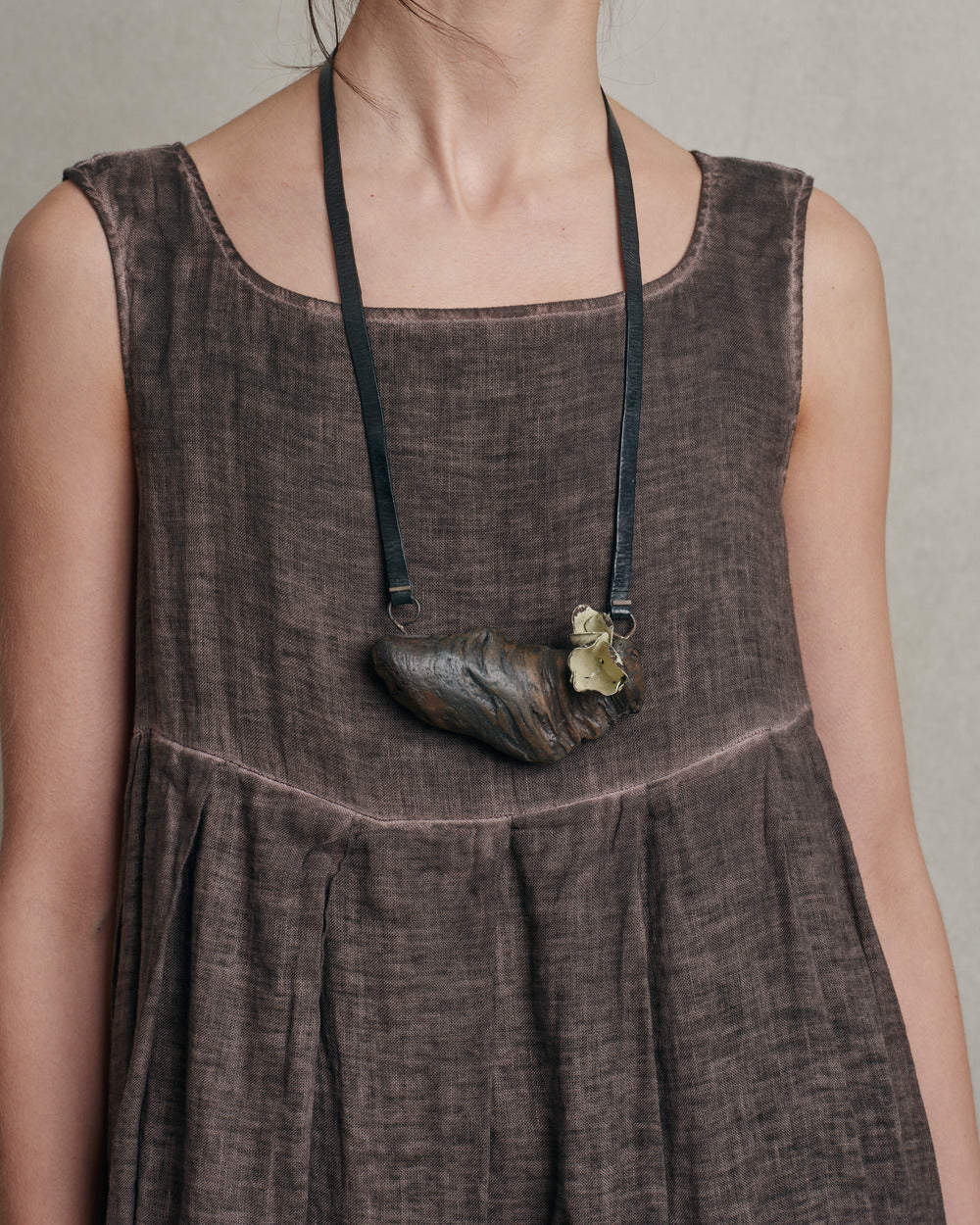 Sandra bostock - Collar de madera, serie naturaleza urbana